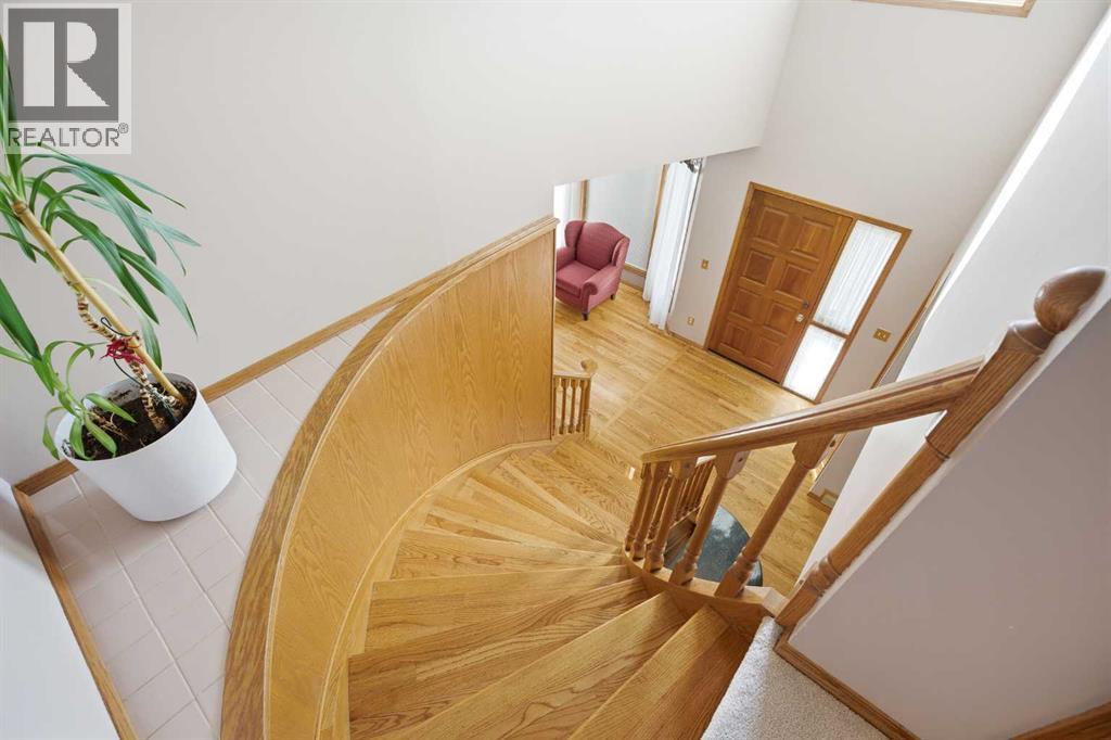 Single Family House for Sale in  Hawkdale Circle NW Hawkwood Calgary 