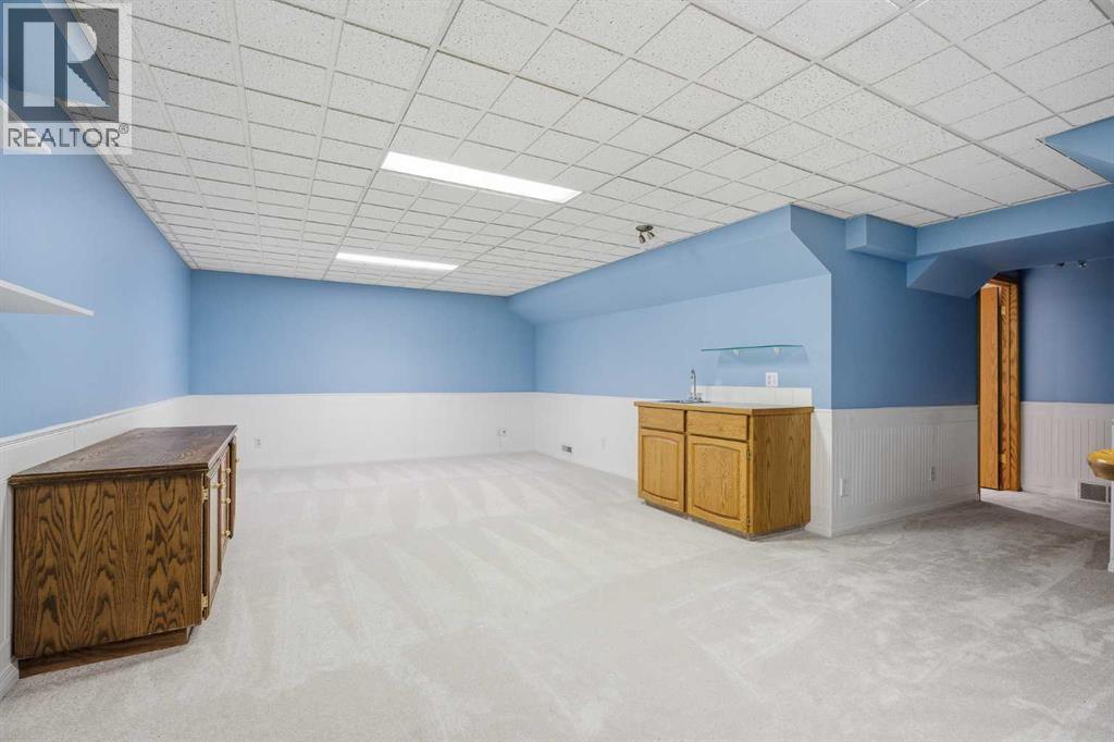 Single Family House for Sale in  Hawkdale Circle NW Hawkwood Calgary 