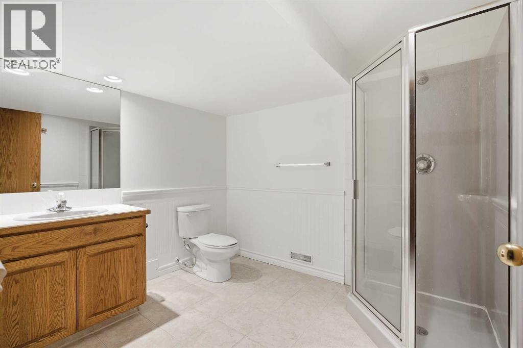 Single Family House for Sale in  Hawkdale Circle NW Hawkwood Calgary 