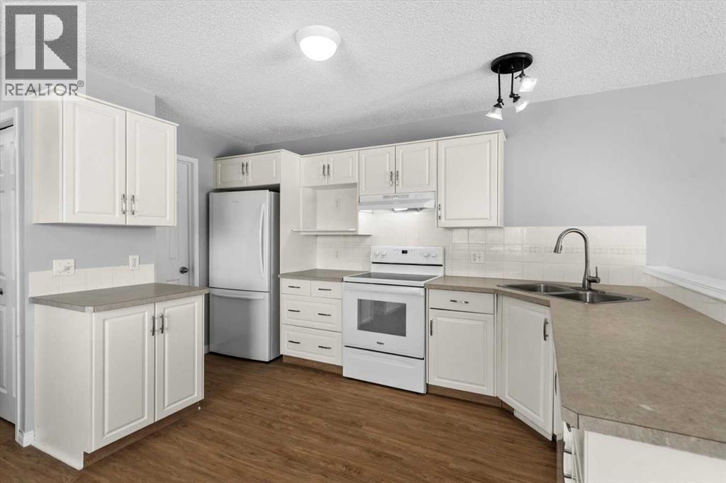 Single Family House for Sale in   Street SW Glenbrook Calgary 