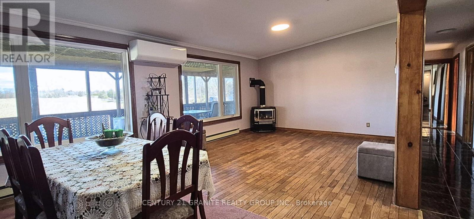 15 EAST HUNGERFORD ROAD - 12