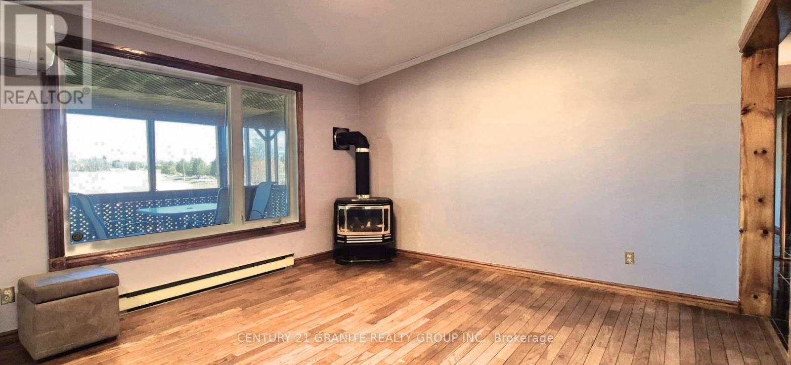 15 EAST HUNGERFORD ROAD - 13