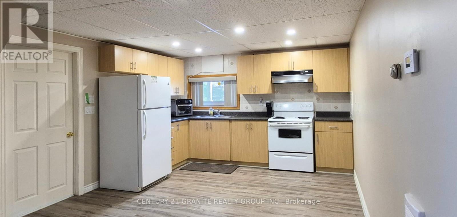 15 EAST HUNGERFORD ROAD - 22