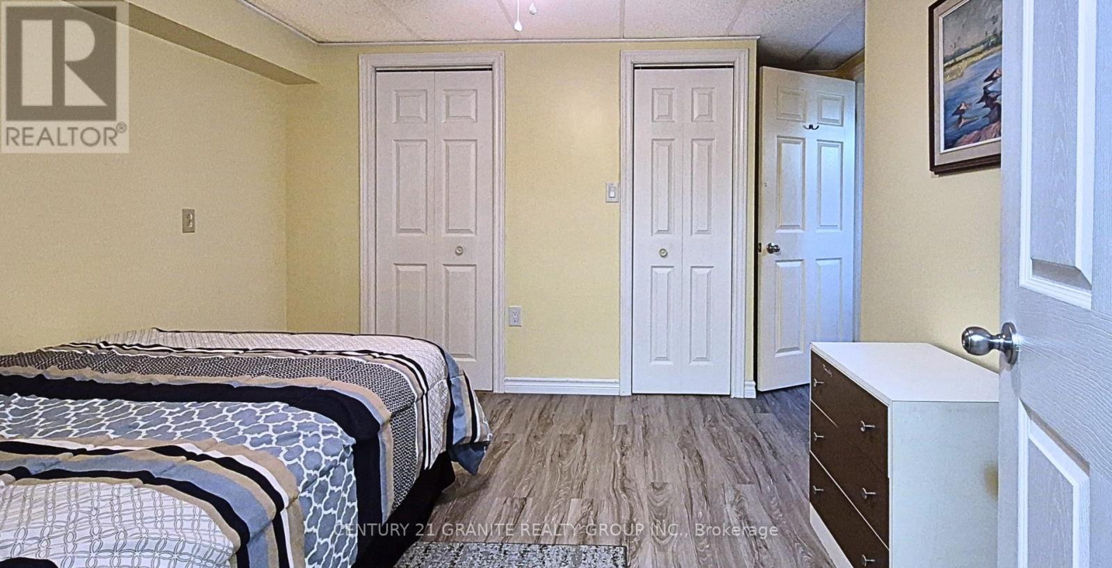 15 EAST HUNGERFORD ROAD - 27