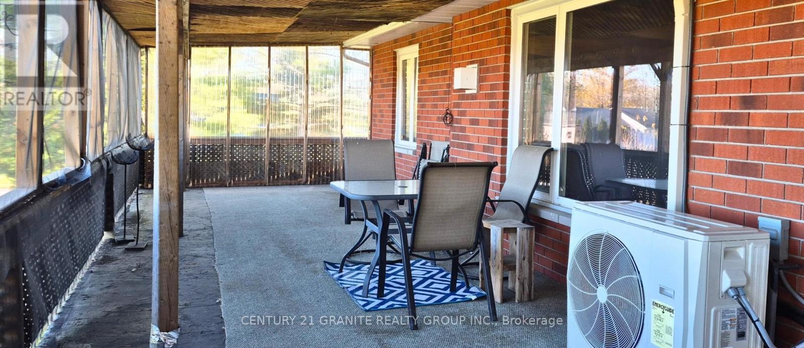 15 EAST HUNGERFORD ROAD - 36