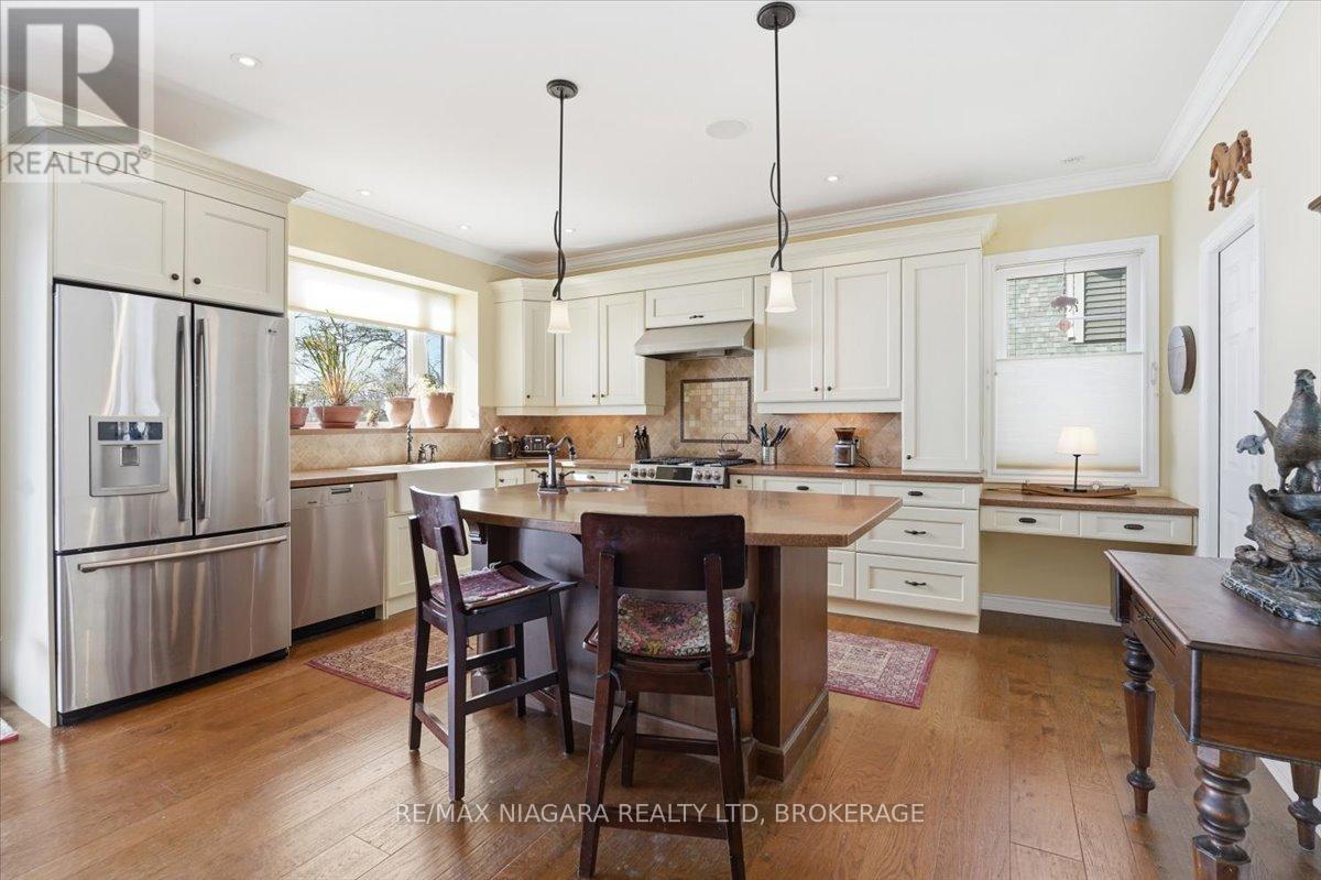 3585 YACHT HARBOUR ROAD - 18