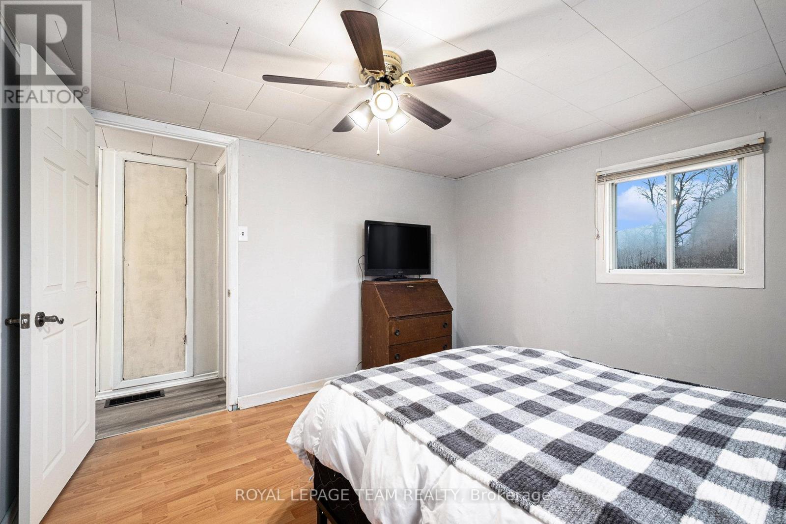 88 BAY ROAD — photo 21
