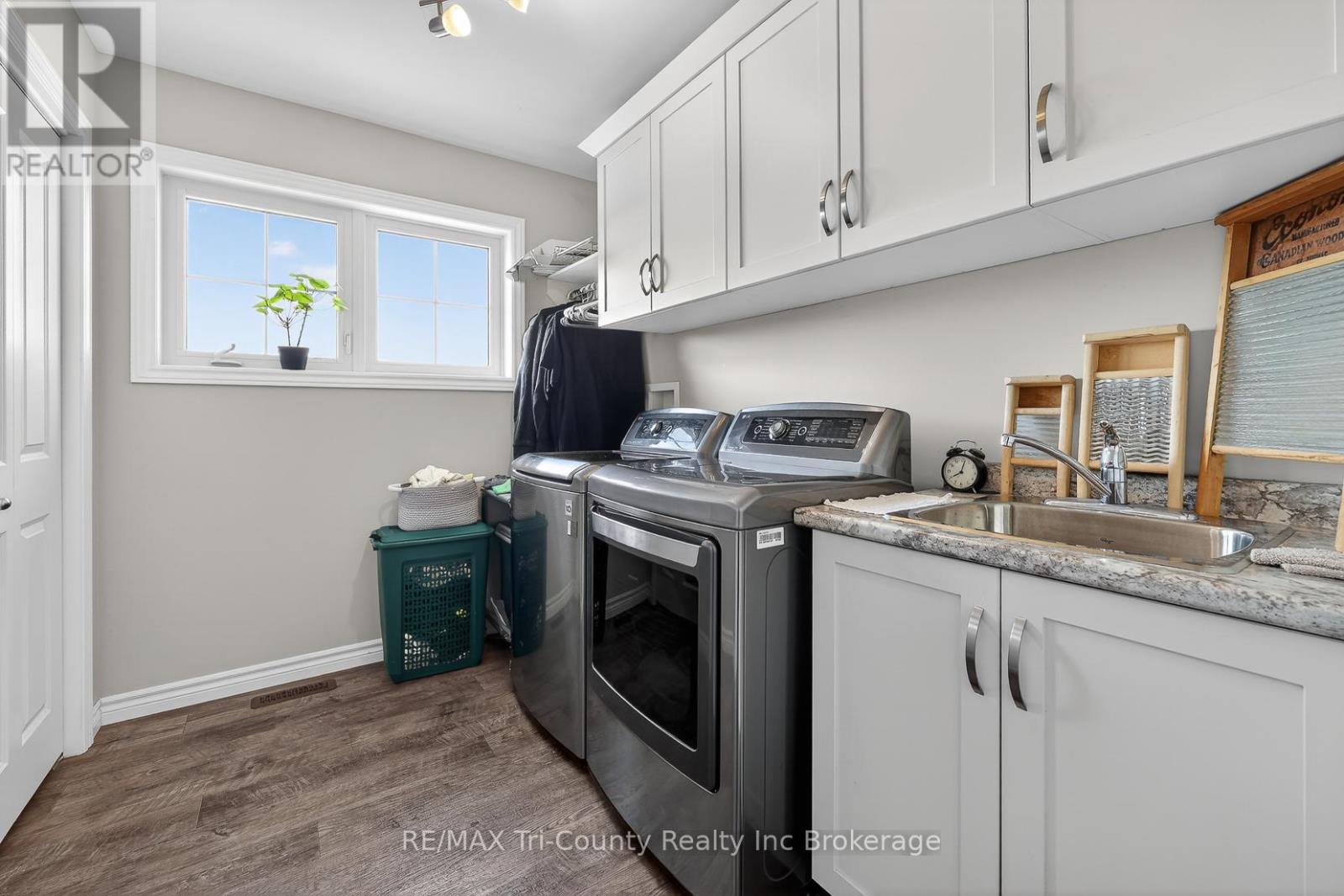 68 COLIN AVENUE — photo 23