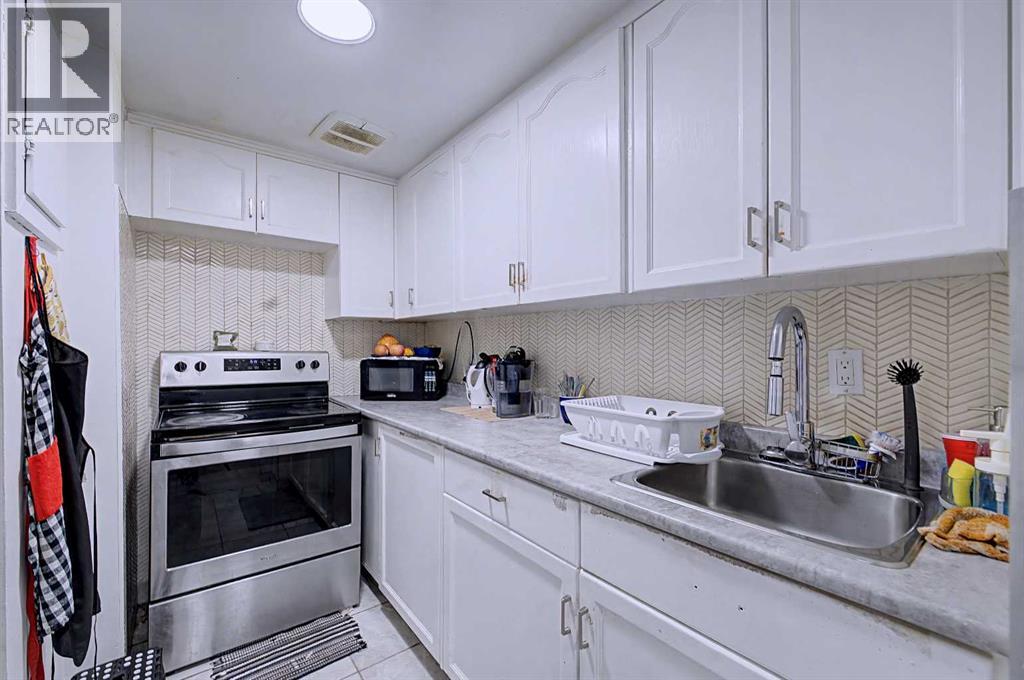 Single Family House for Sale in    Avenue SE Penbrooke Meadows Calgary 