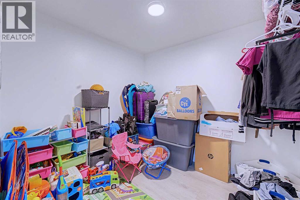 Single Family House for Sale in    Avenue SE Penbrooke Meadows Calgary 