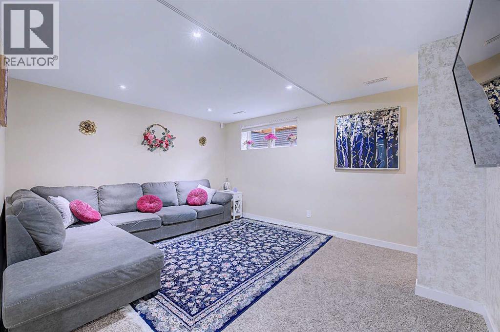 Single Family House for Sale in  chaparral Valley Crescent SE Chaparral Calgary 