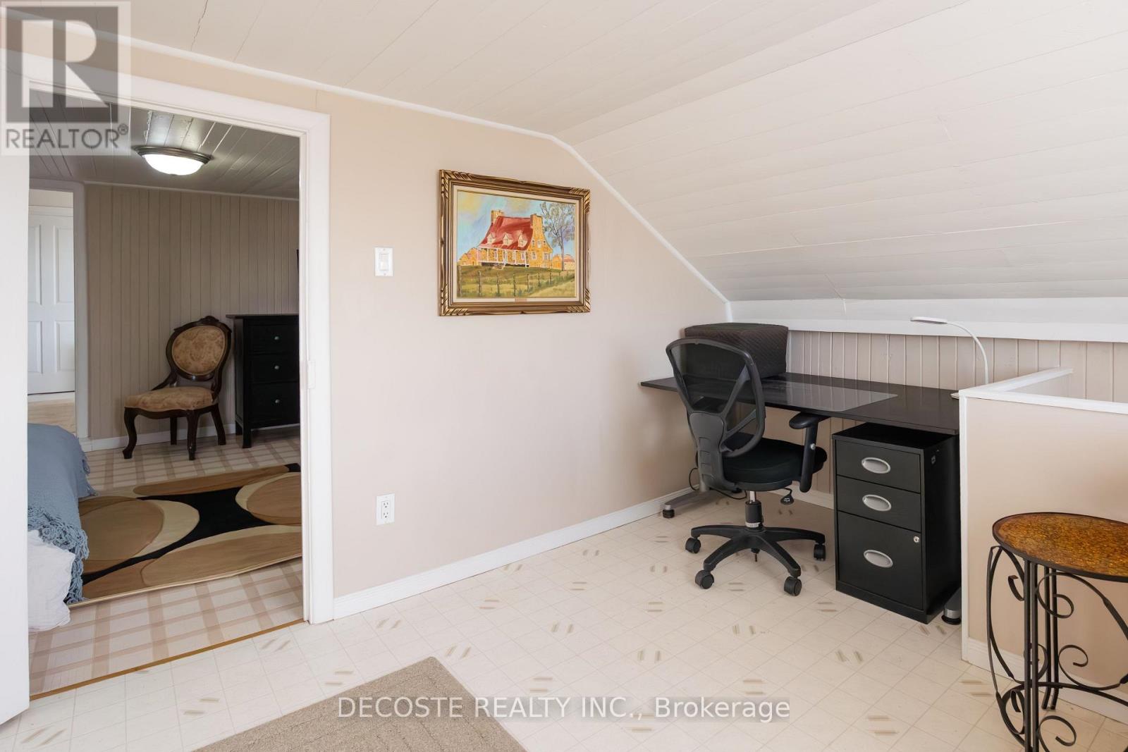 21930 MENARD ROAD - 32