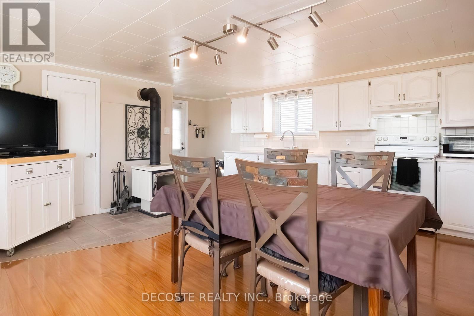 21930 MENARD ROAD - 7