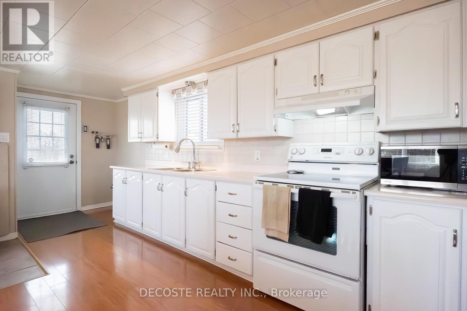 21930 MENARD ROAD - 9