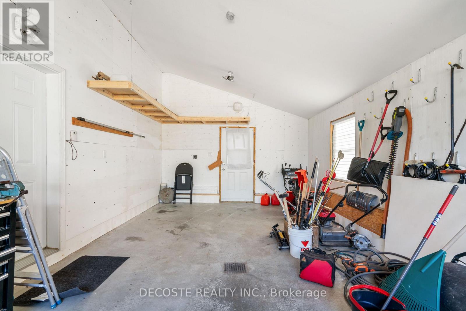 19201 SECOND STREET - 32