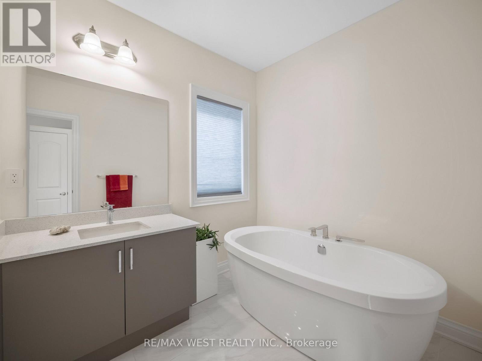 30 DRIZZEL CRES CRESCENT - 31