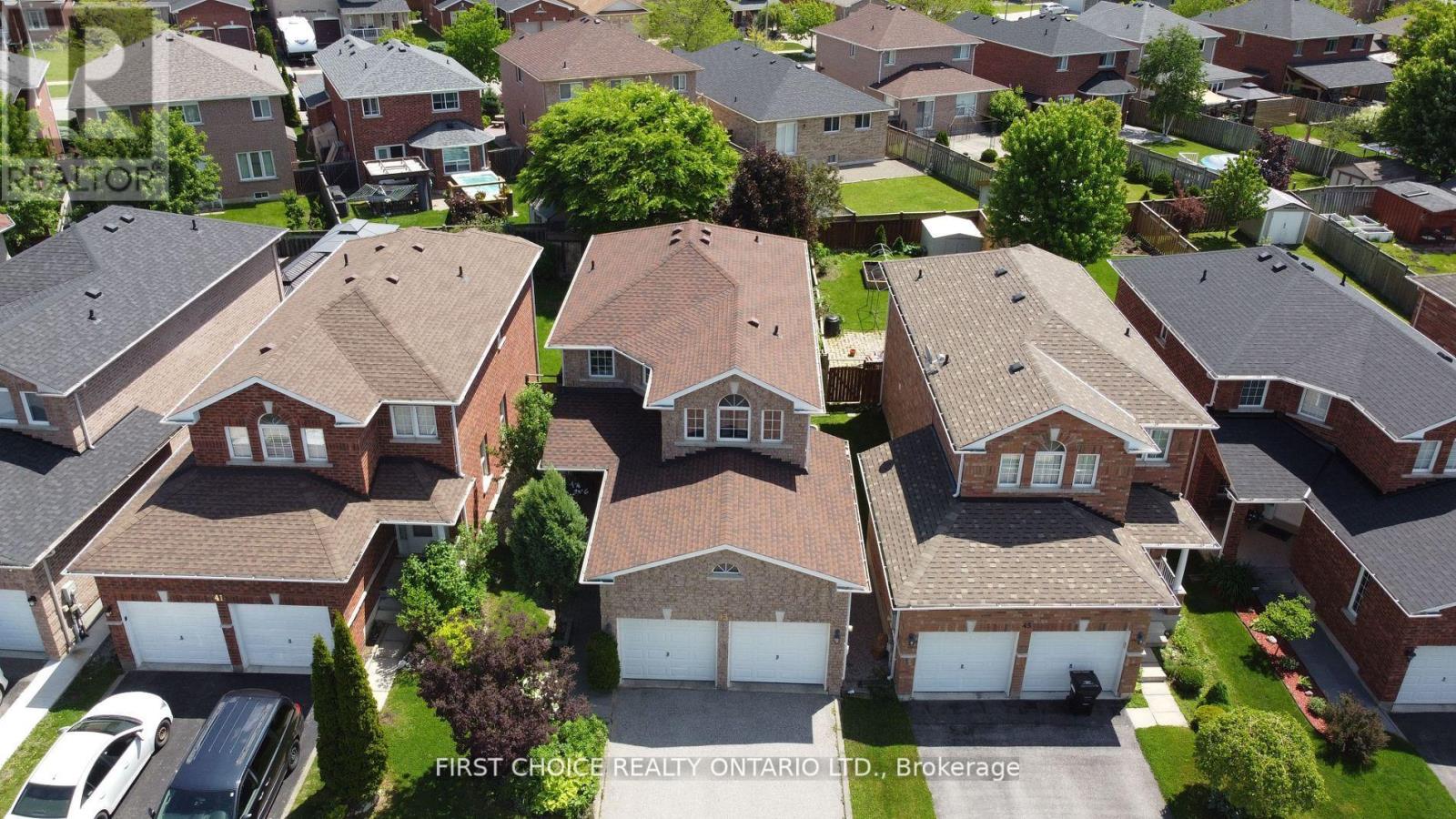 43 BUCHANAN DRIVE - 2