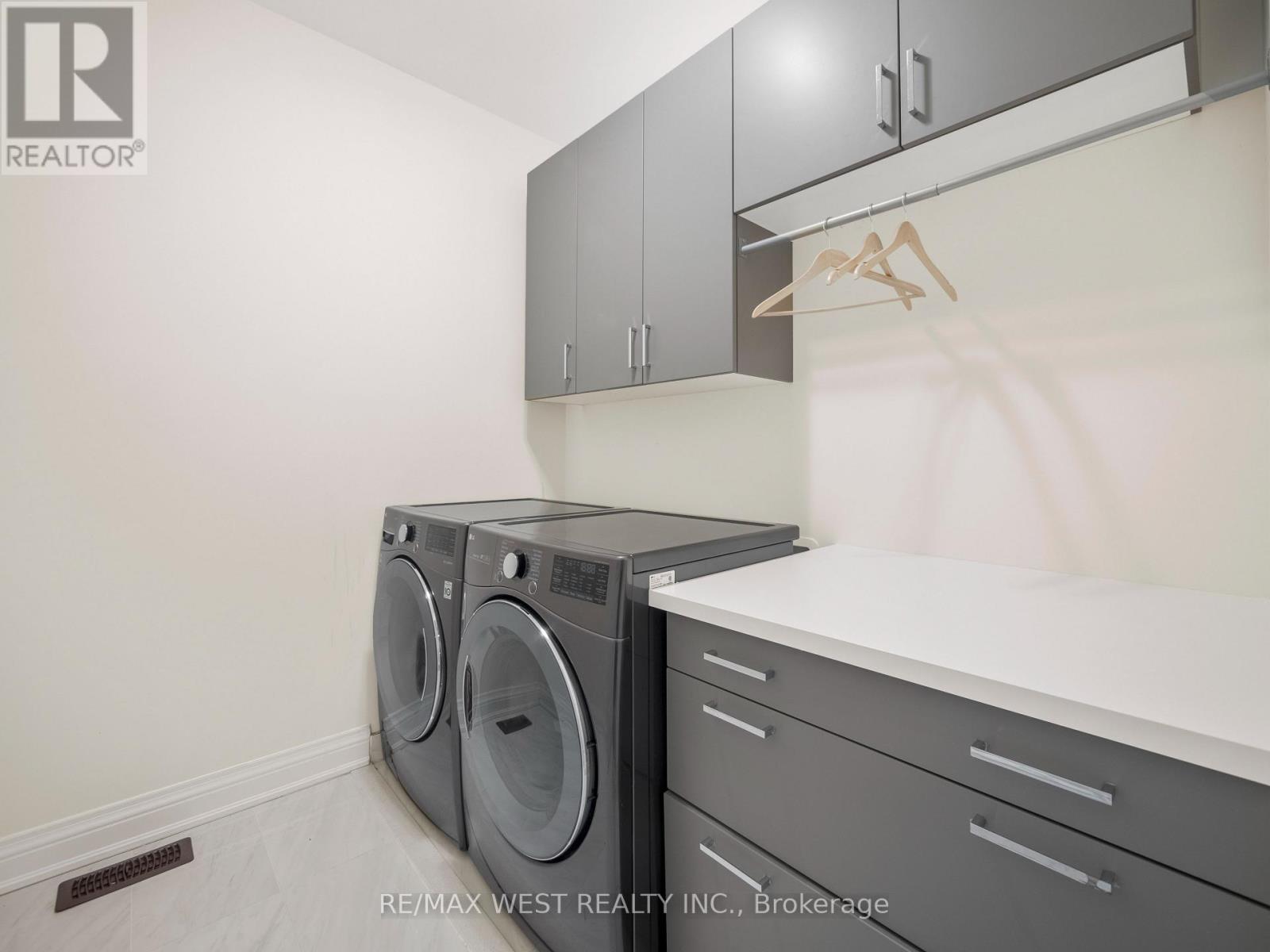30 DRIZZEL CRES CRESCENT - 33