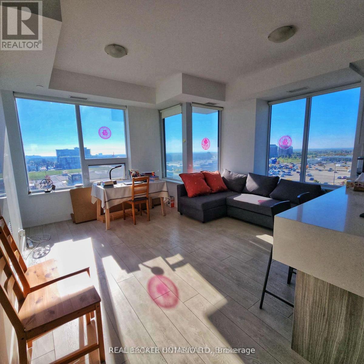 703 - 297 OAK WALK DRIVE