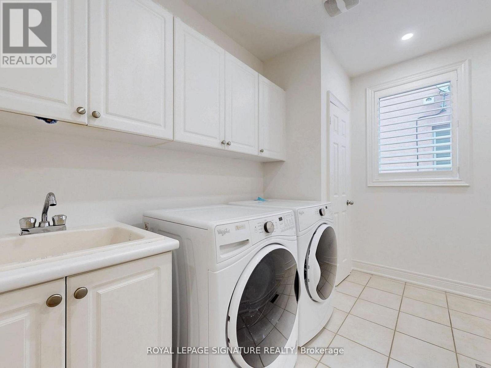 2238 LYNDHURST DRIVE - 22