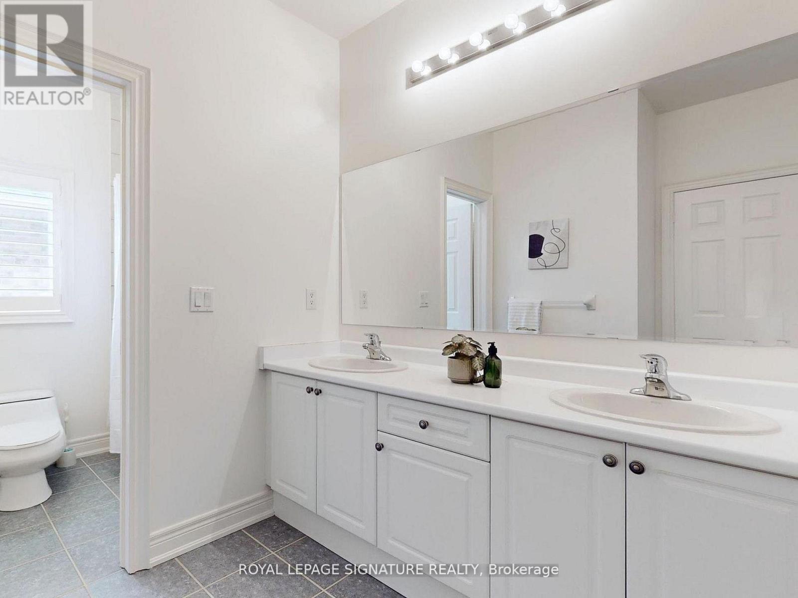 2238 LYNDHURST DRIVE - 34