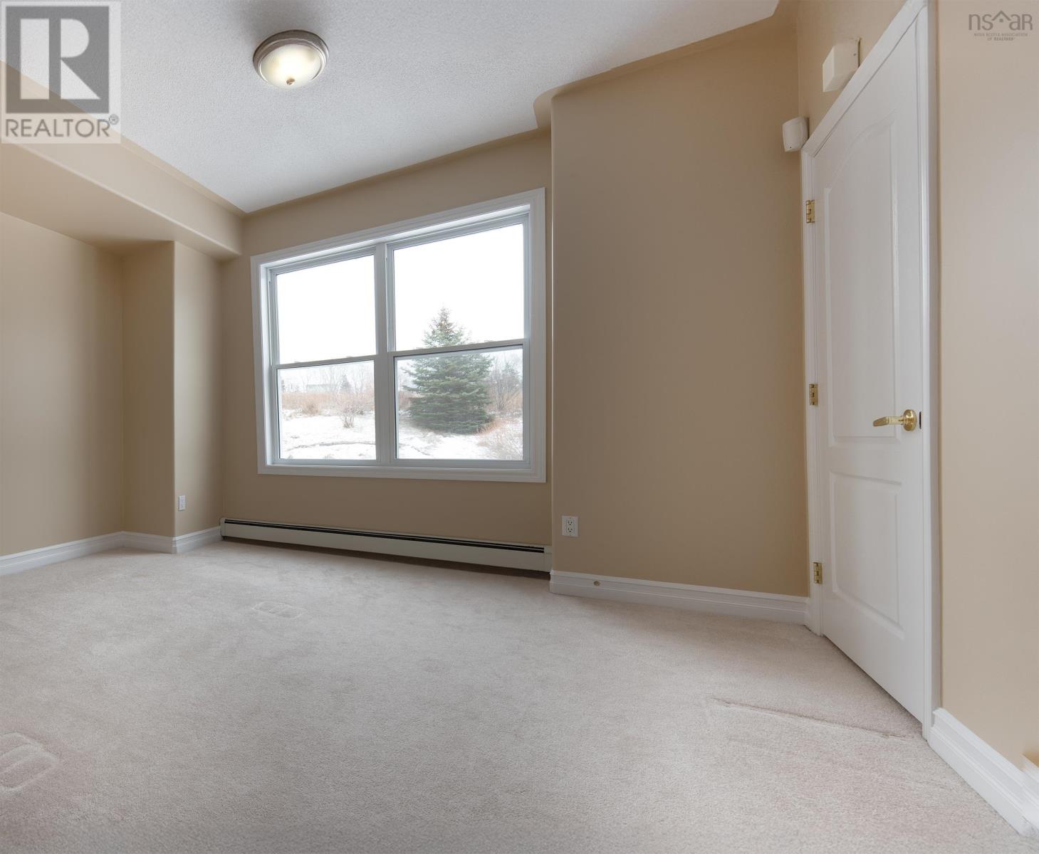 #108 52 WHITEHALL CRESCENT - 18