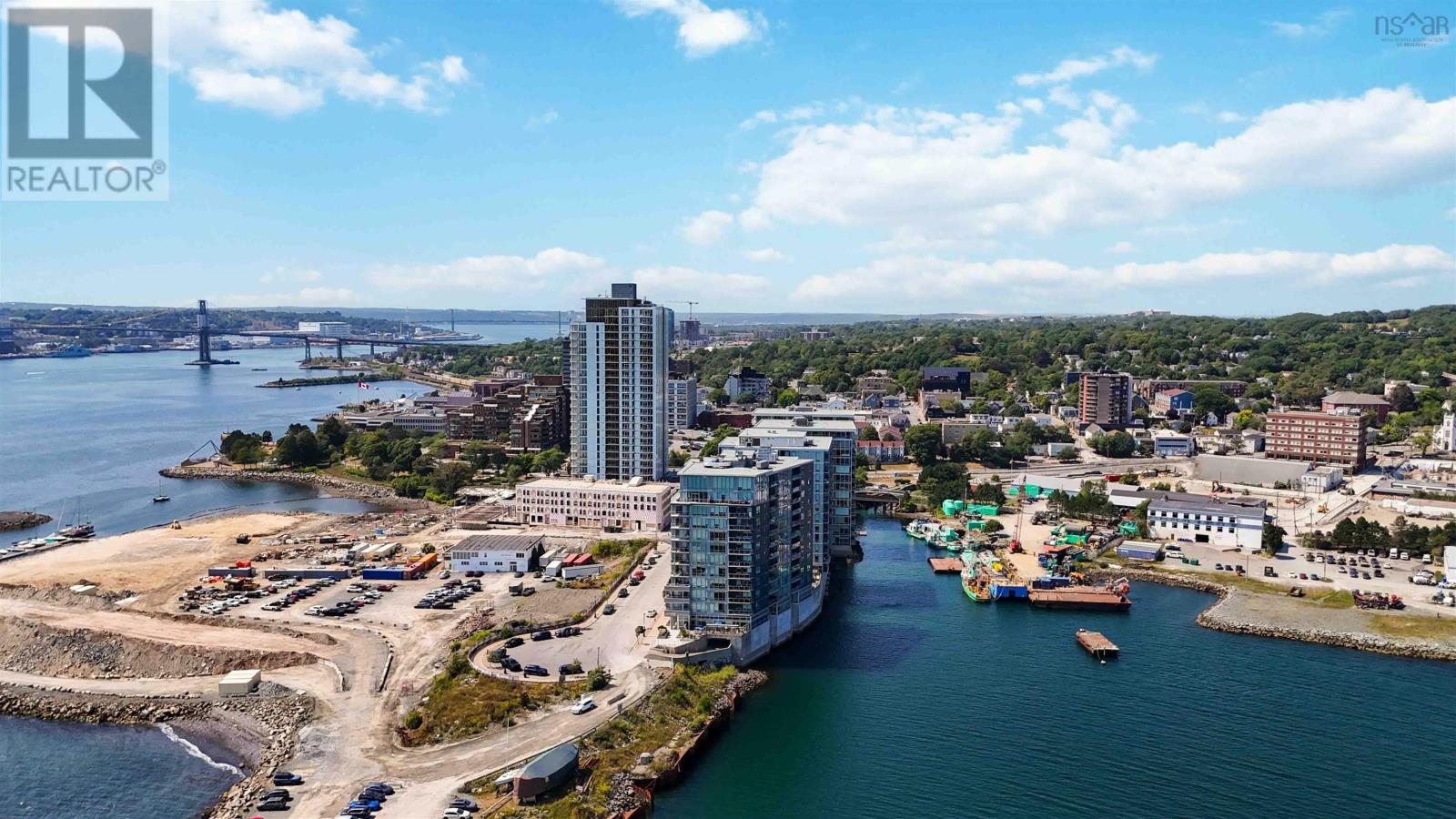 #701 67 KINGS WHARF PLACE - 31