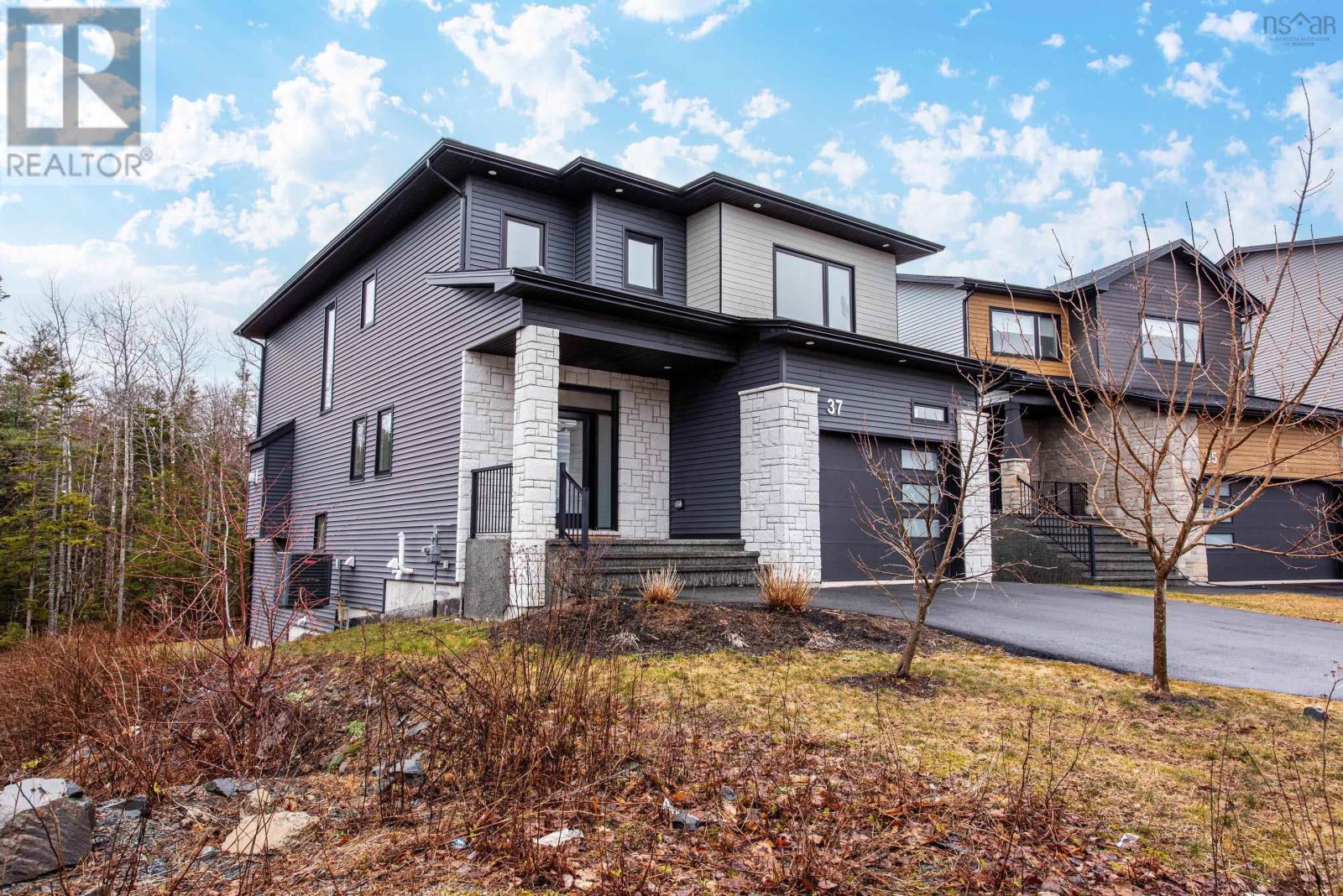 Property 3 of 41 of 37 Samaa Court