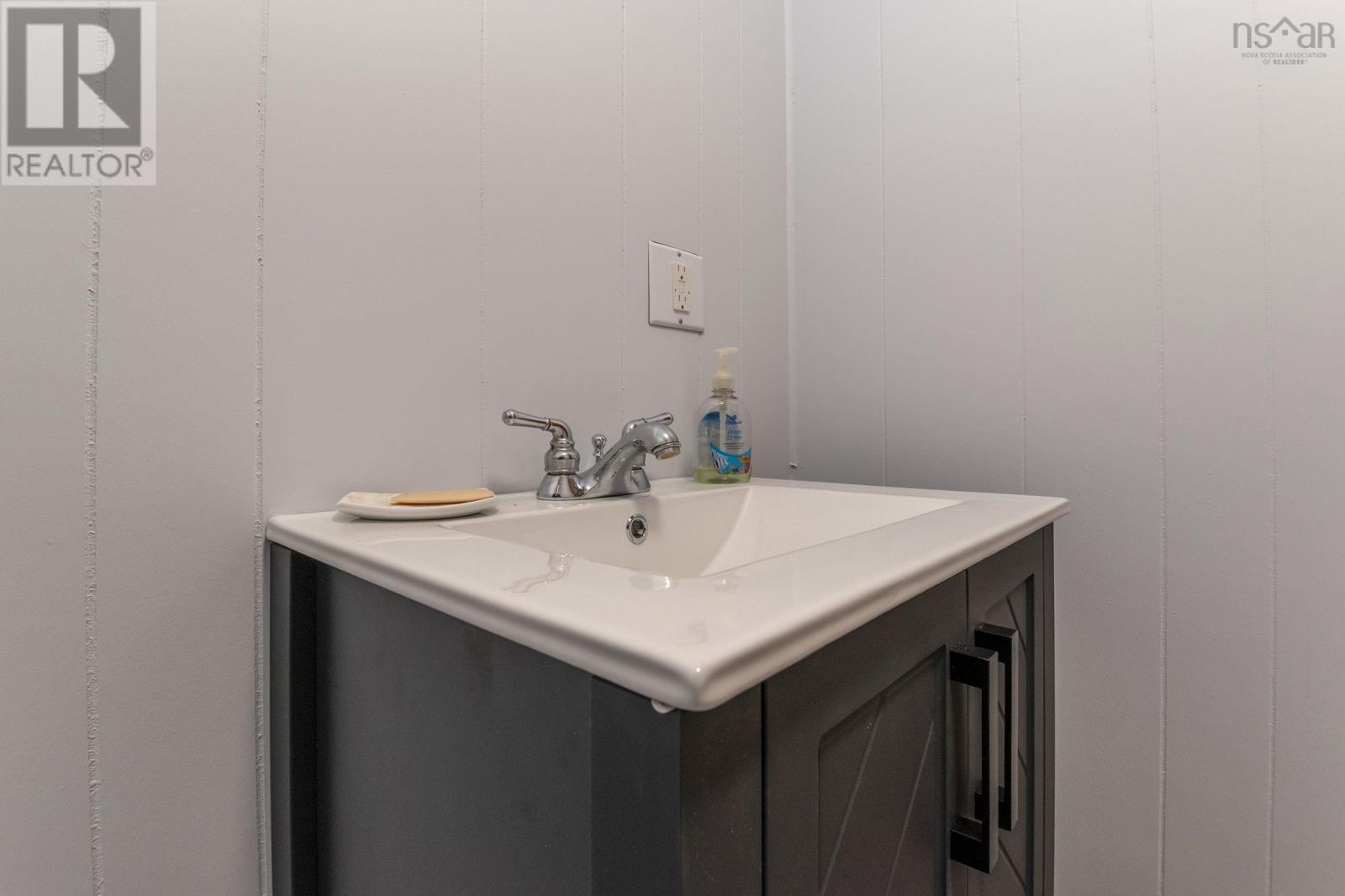 Property 33 of 44 of 3024 Clarence Road