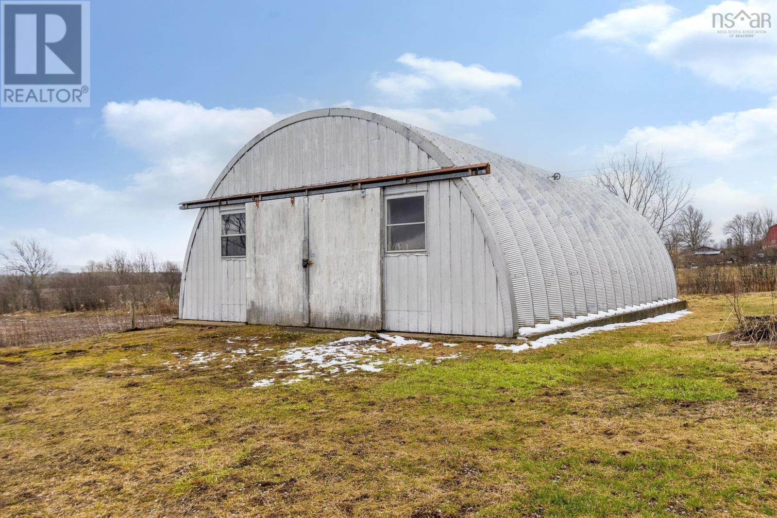 Property 3 of 44 of 3024 Clarence Road