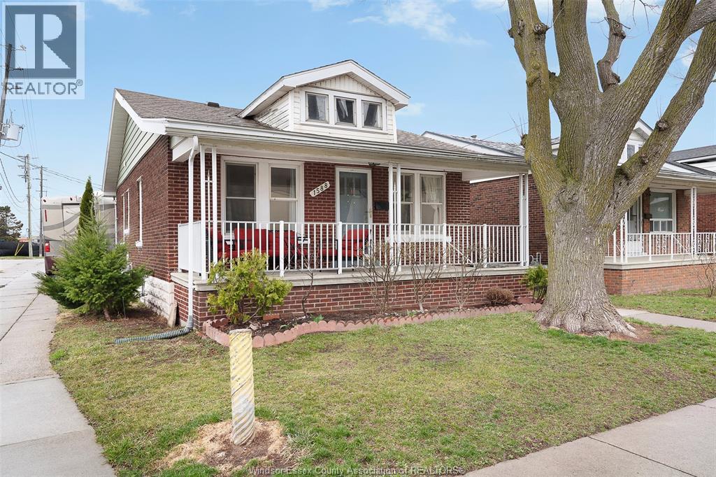 1588 MARENTETTE AVENUE