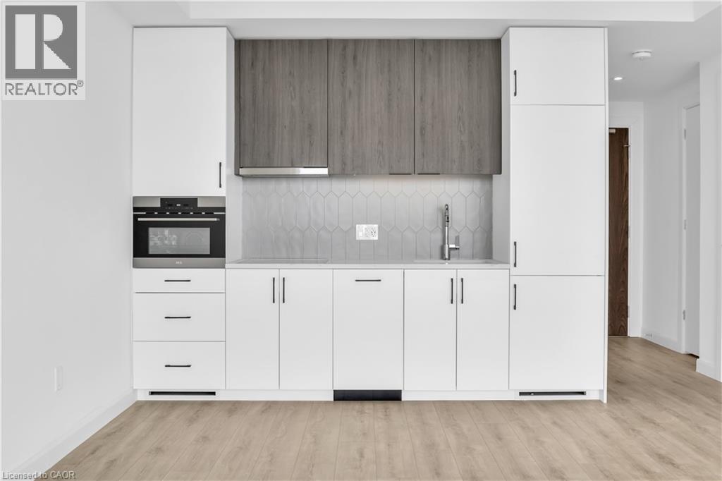 #1711 741 KING STREET - 13