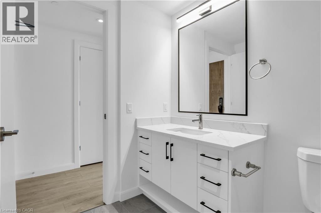 #1711 741 KING STREET - 19