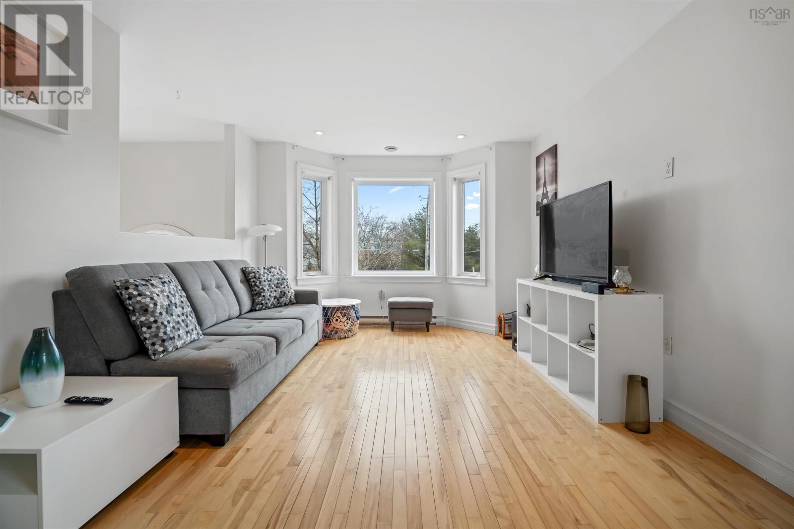 Property 8 of 46 of 17B Hartlen Avenue