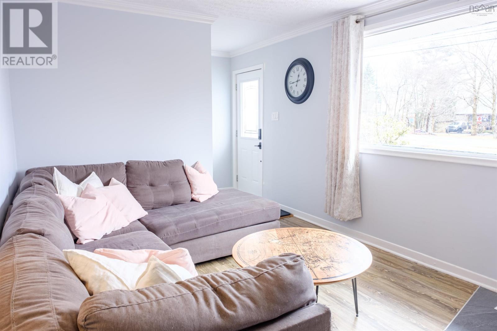 Property 14 of 17 of 189 MONTAGUE Road