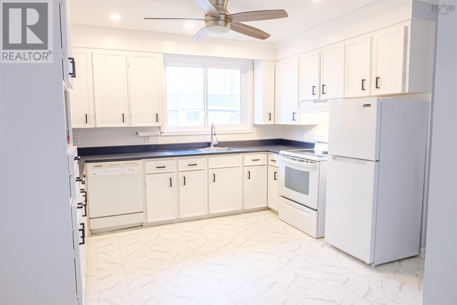 Property 2 of 17 of 189 MONTAGUE Road