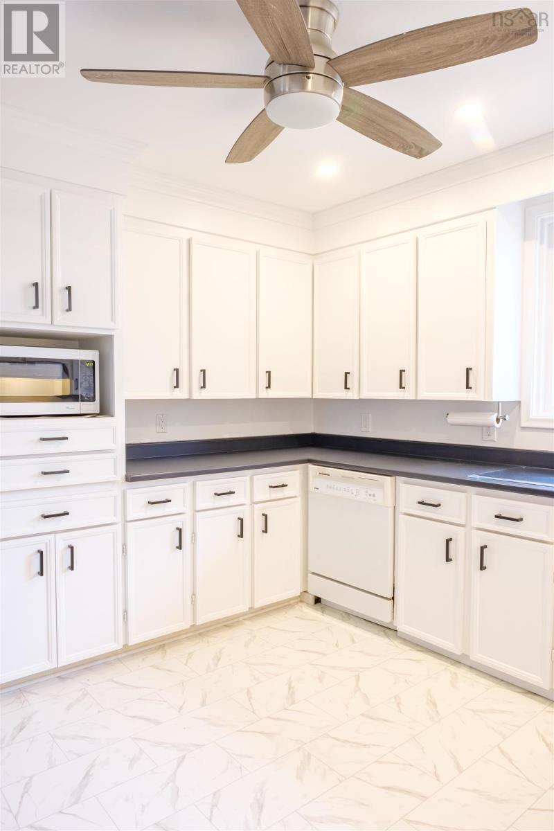 Property 3 of 17 of 189 MONTAGUE Road