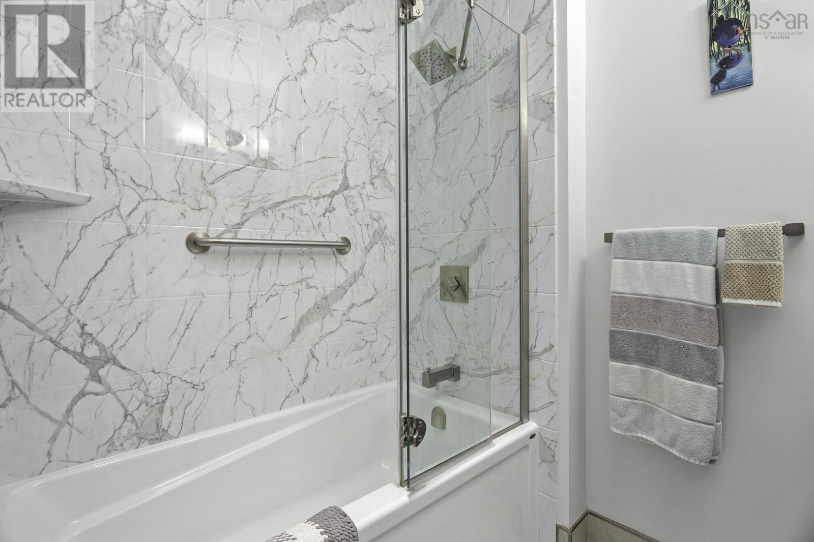 Property 17 of 49 of 164 SPINNAKER