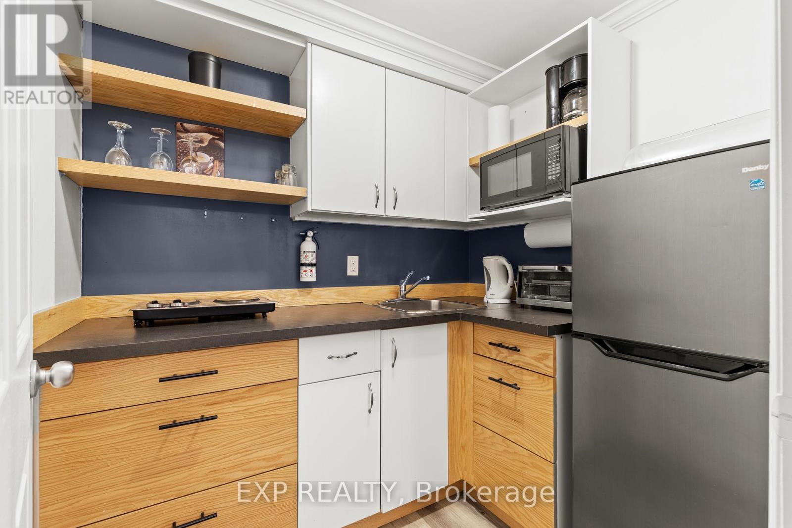 Kitchenette in the Basement