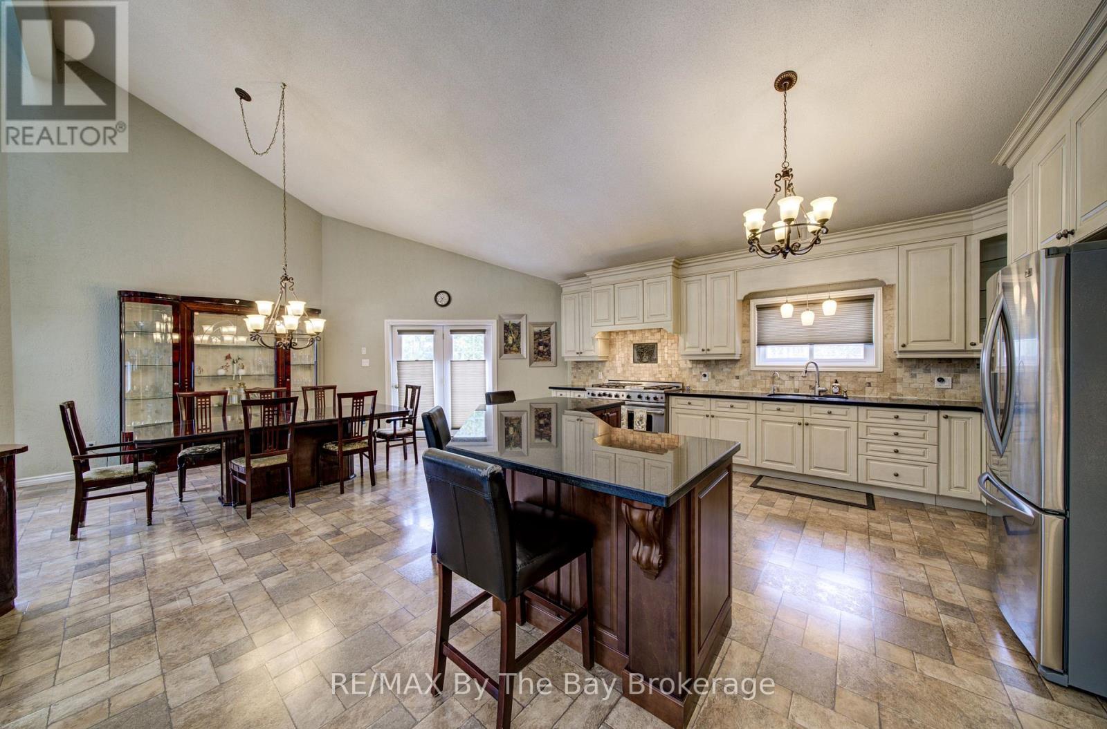 32 BRIDLEWOOD CRESCENT — photo 21