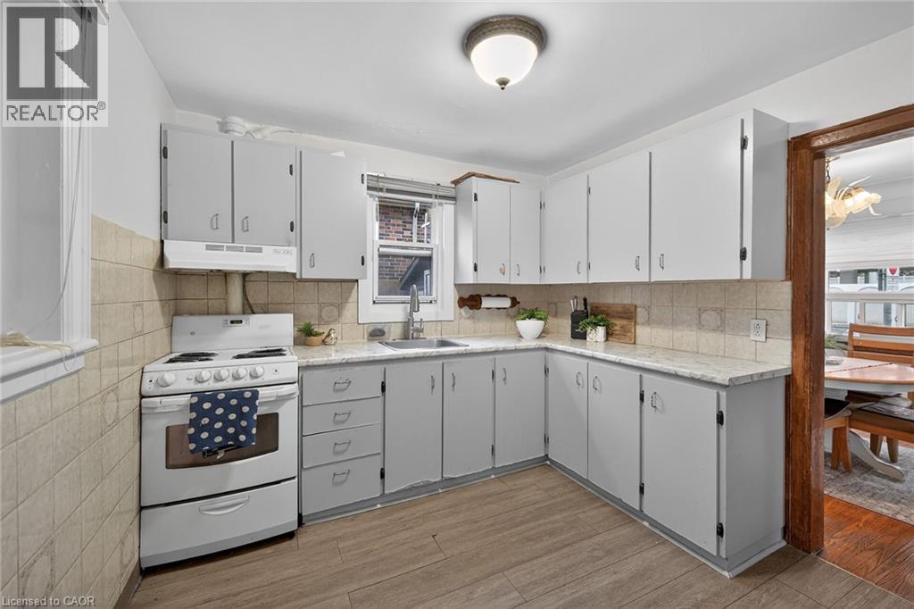 144 HUNTER STREET W - 16