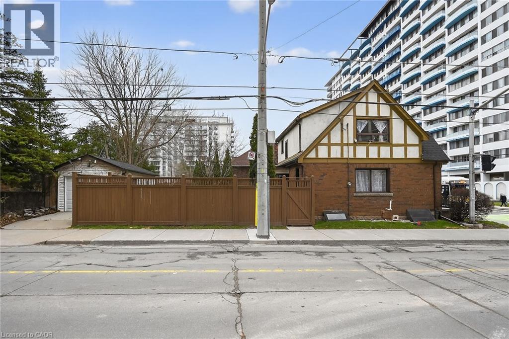 144 HUNTER STREET W - 50