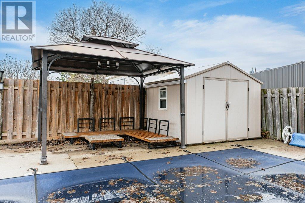 113 SANDERSON DRIVE, Guelph (Willow West/Sugarbush/West Acres), Ontario