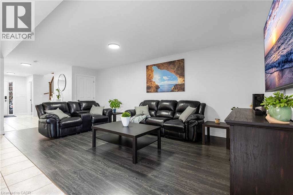 160 WALLACE Avenue S - 8