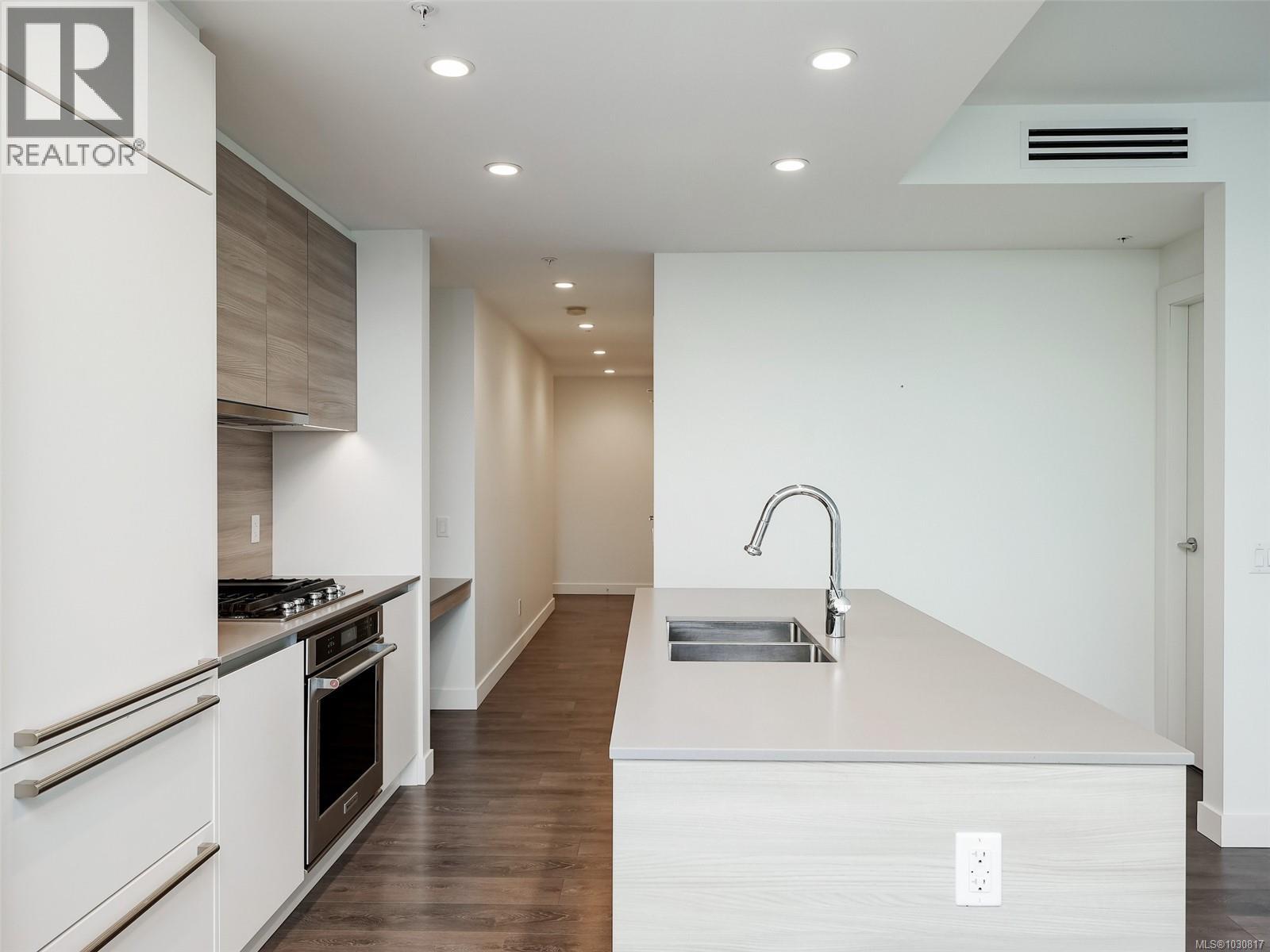 807 60 Saghalie Road, Victoria