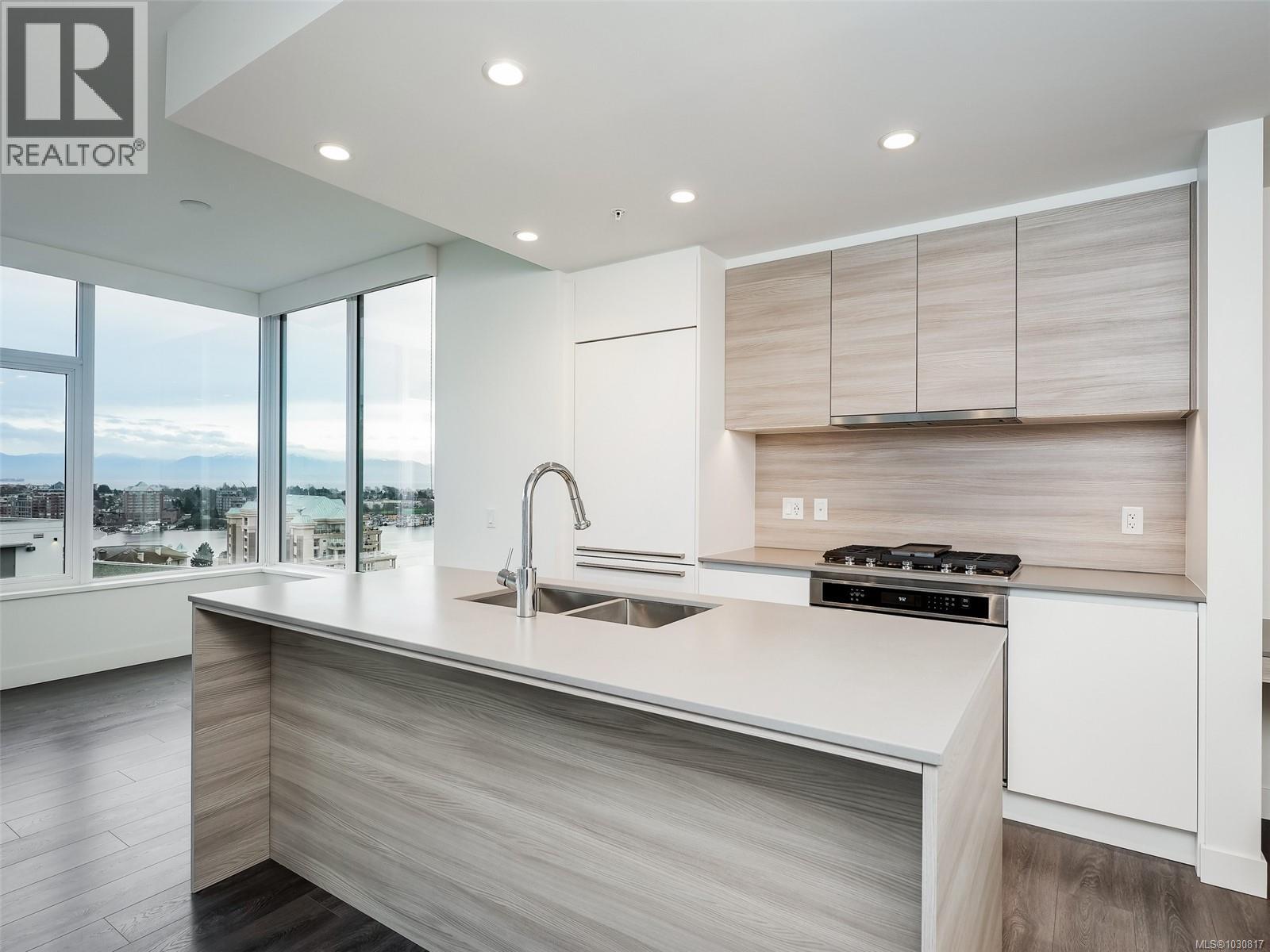 807 60 Saghalie Road, Victoria