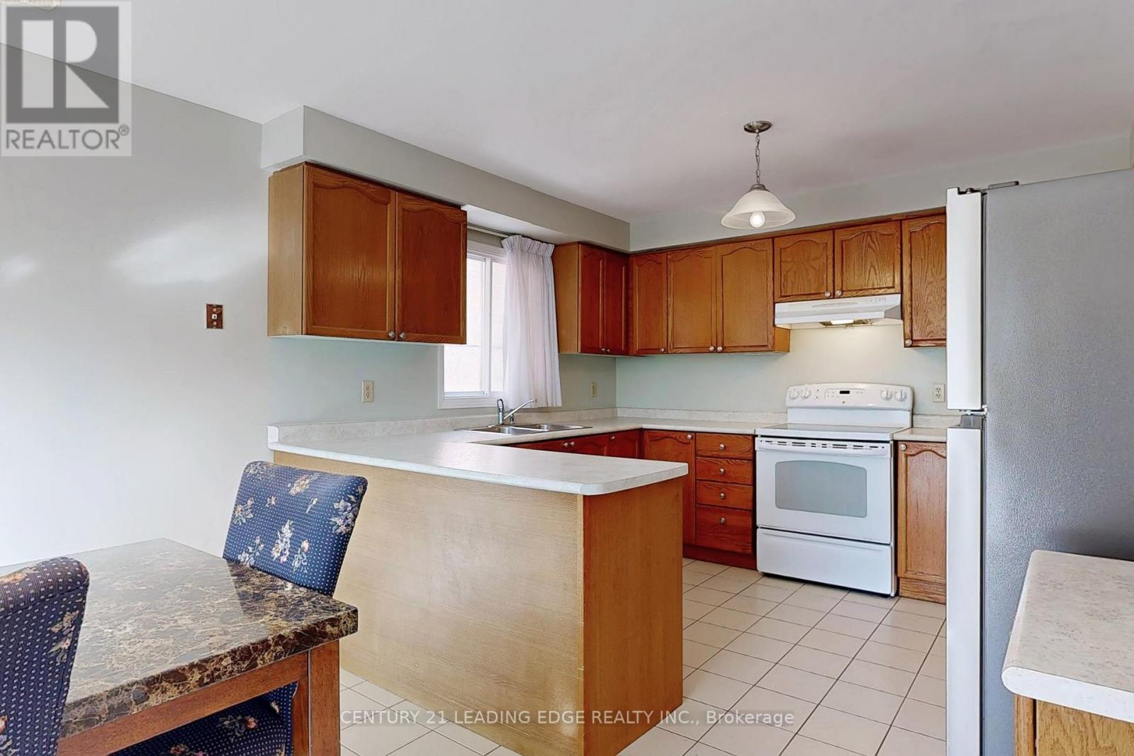 9 COATES CRESCENT - 22