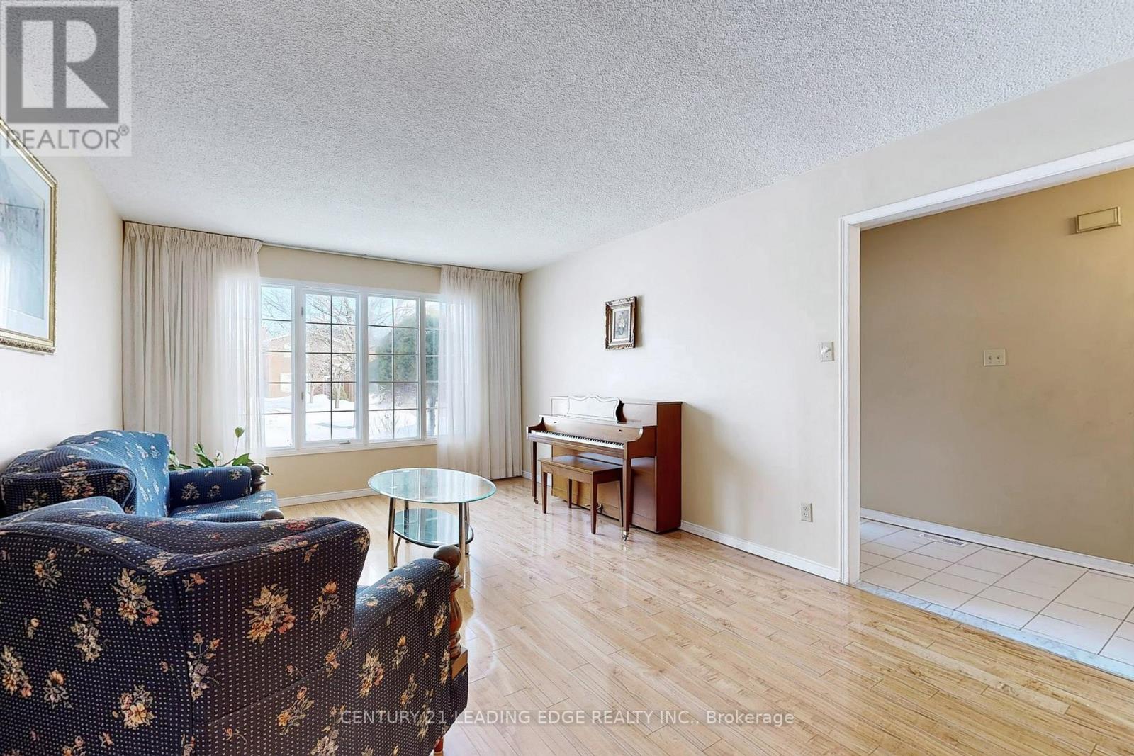 9 COATES CRESCENT - 9