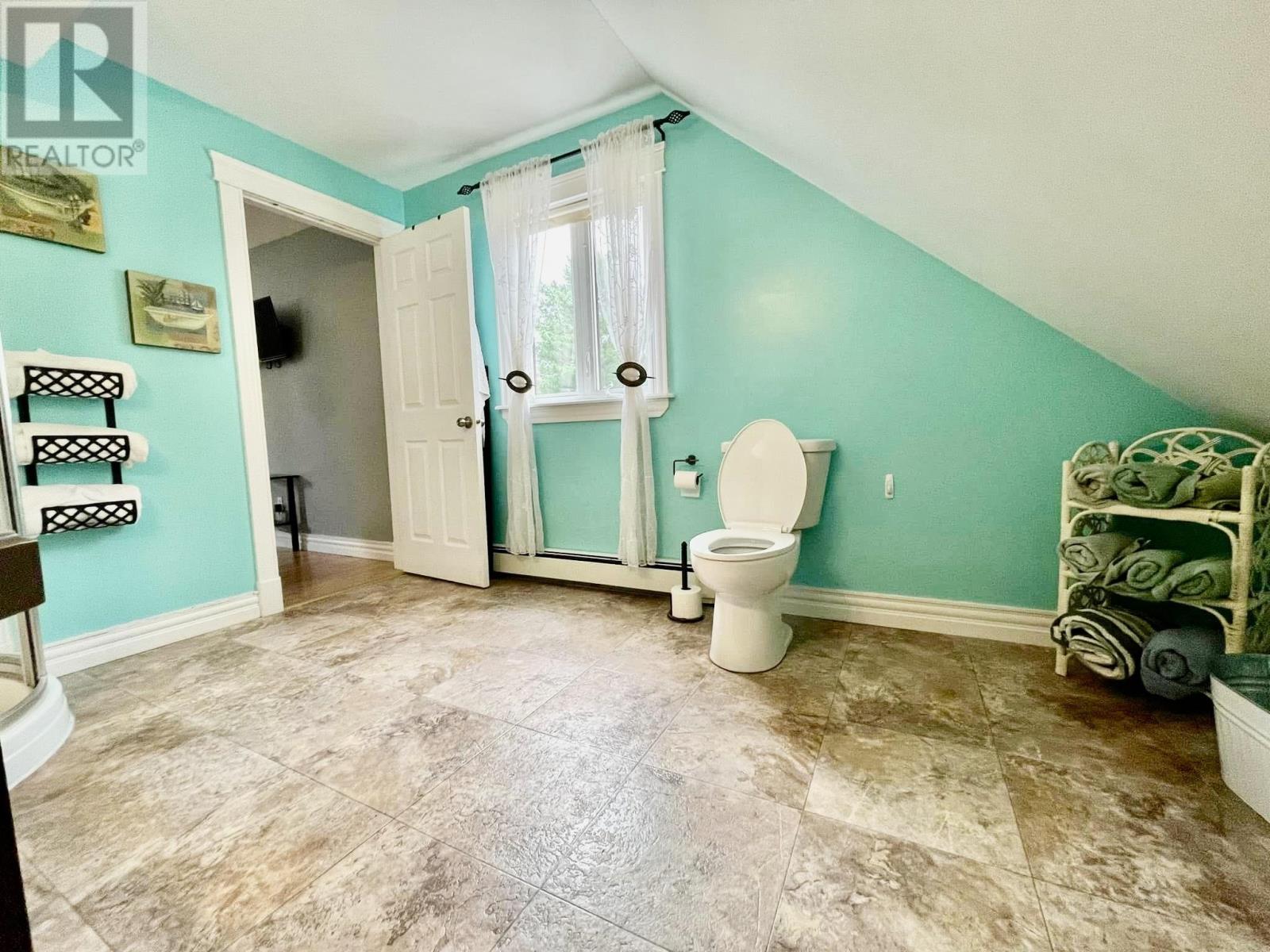 144 Broderick Road - 12