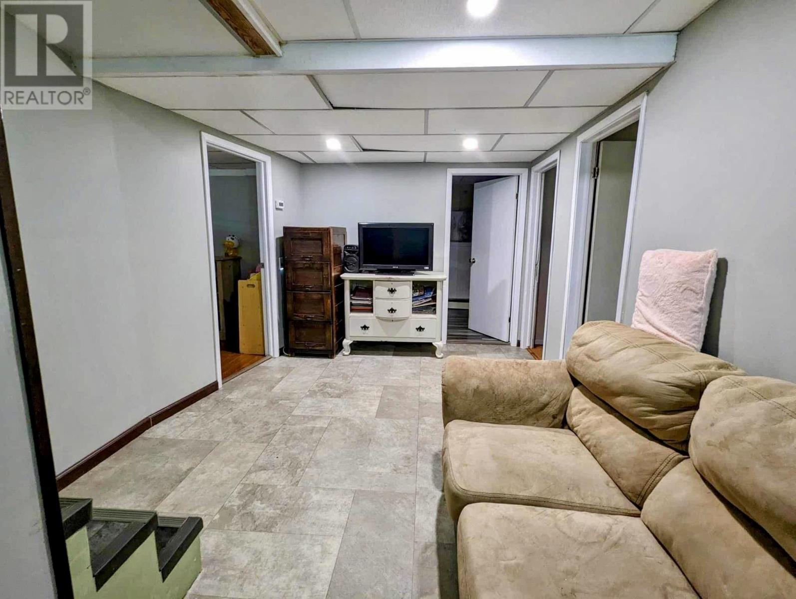 144 BRODERICK ROAD - 14